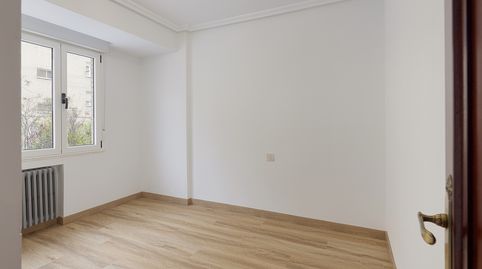 Foto 4 de Pis en venda a Cl Saavedra, Llano, Gijón