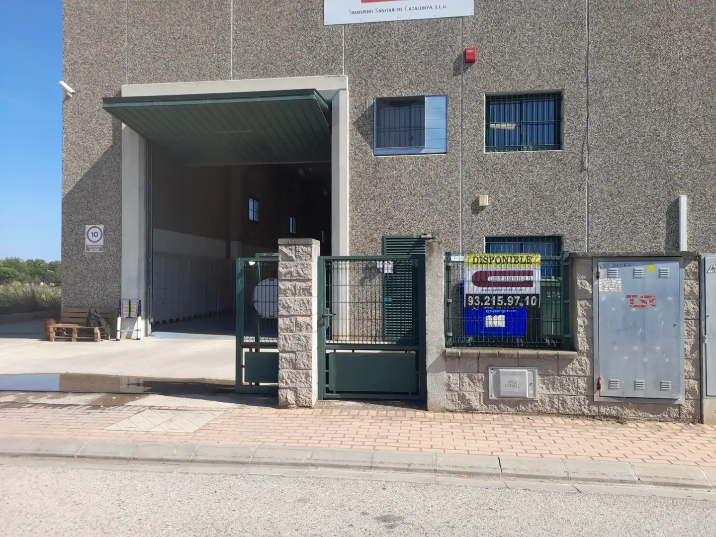 Exterior view of Industrial buildings for rent in Forallac