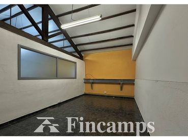 Büro zur Miete in Calle can Quadres 41