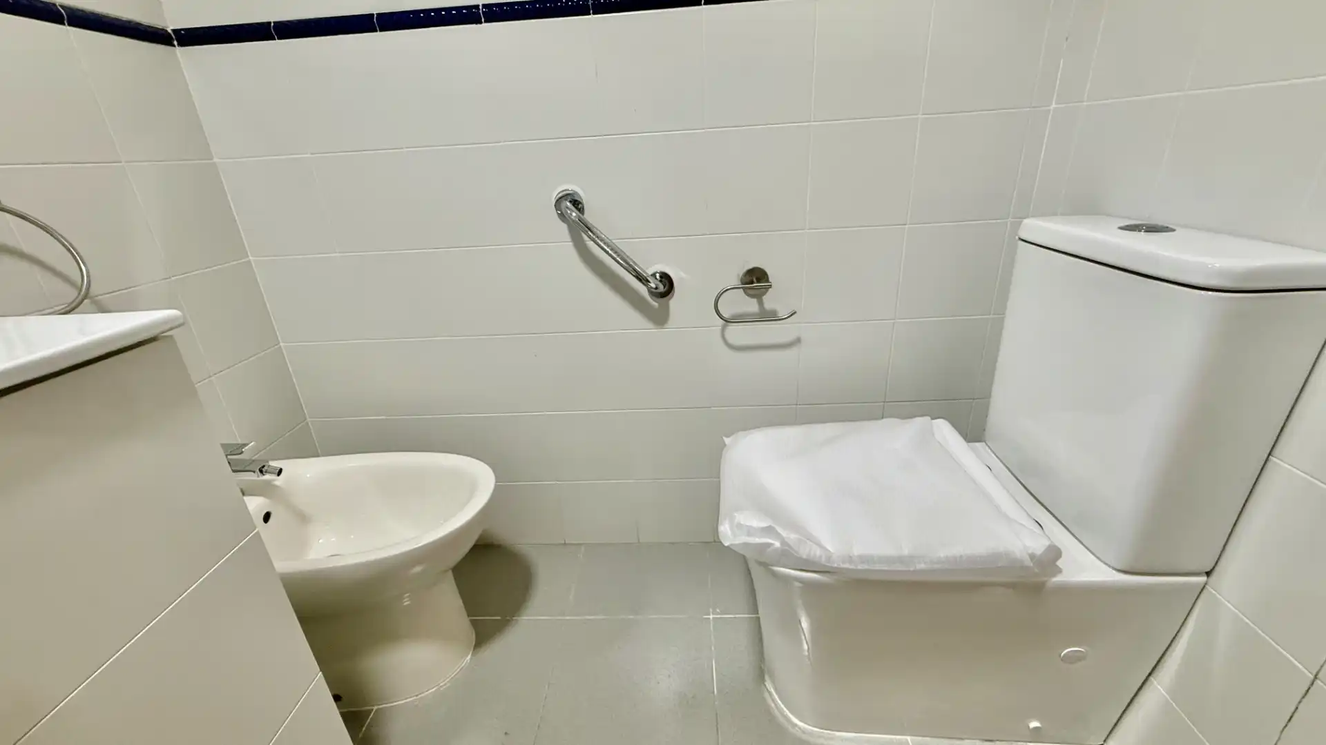 Badezimmer von Wohnung zur Miete in Cádiz
