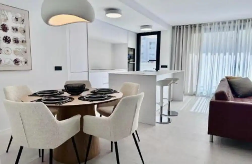 Comedor de Apartamento de alquiler en Marbella con Aire acondicionado, Terraza y Piscina