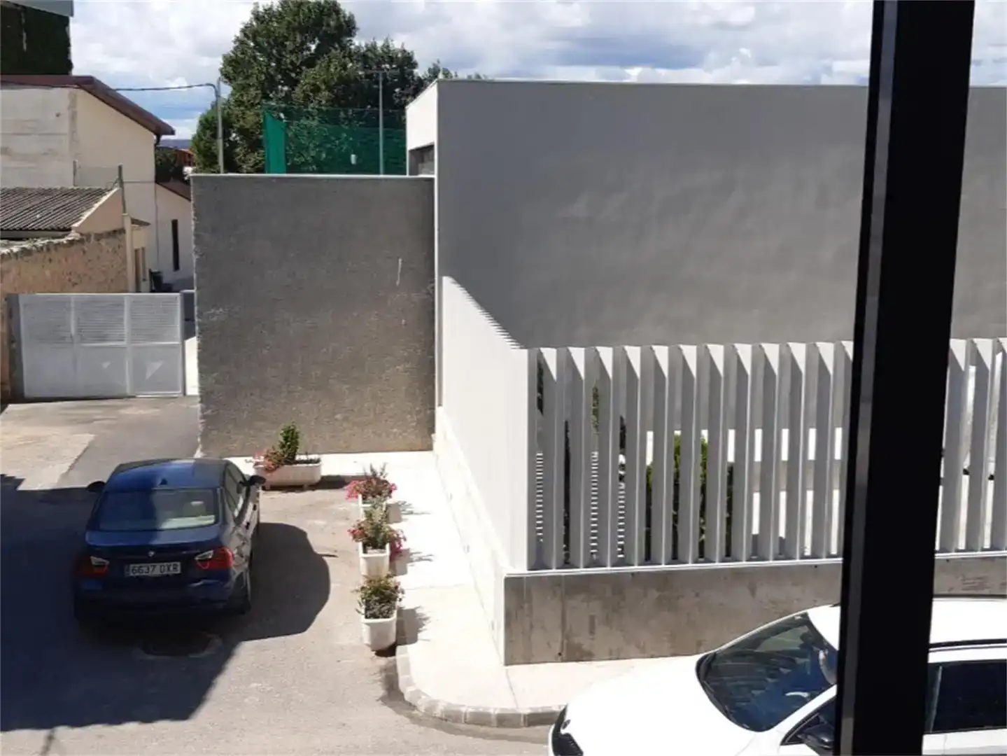 Vista exterior de Casa adosada en venda en Villarquemado amb Balcó