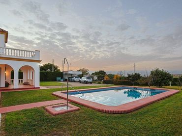Xalet amb piscina en venda a Zona Oriente