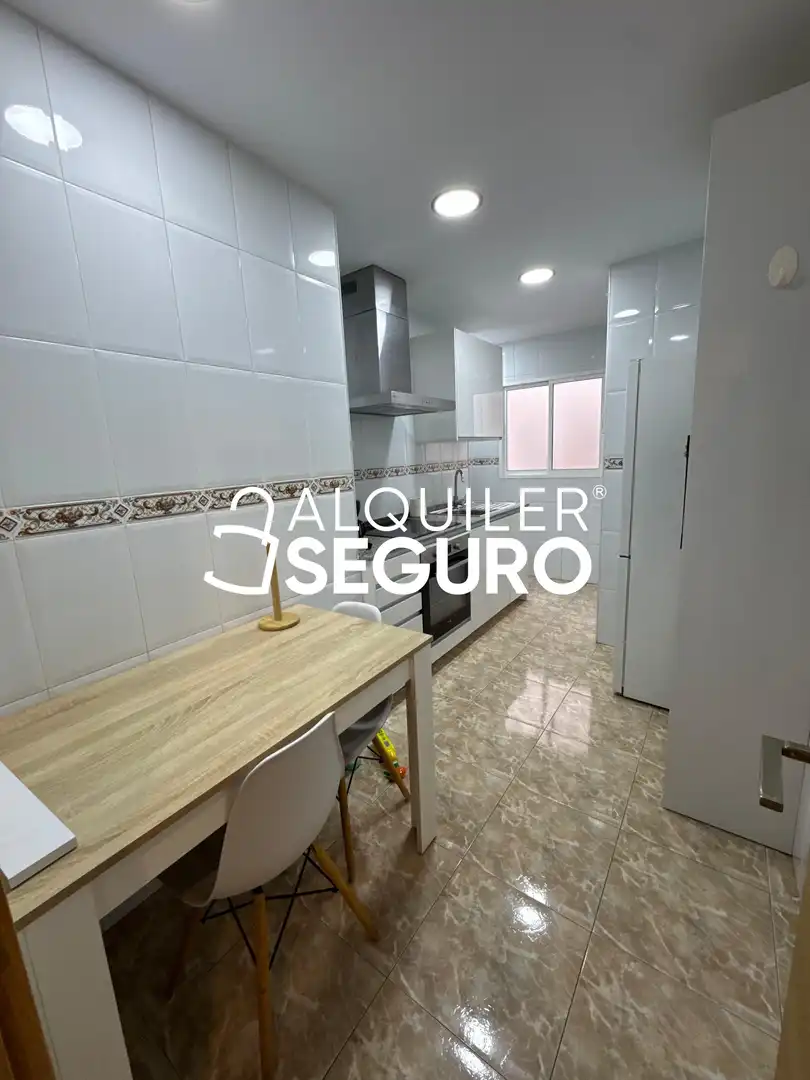 Küche von Wohnung zur Miete in Málaga mit Klimaanlage, Terrasse und Möbliert
