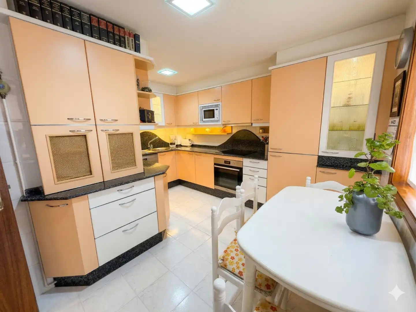 Cocina de Dúplex en venta en A Coruña Capital  con Amueblado