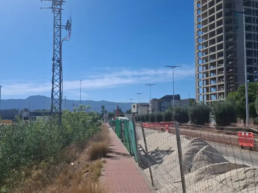 Vista exterior de Terreno industrial en venta en Pedanías Este