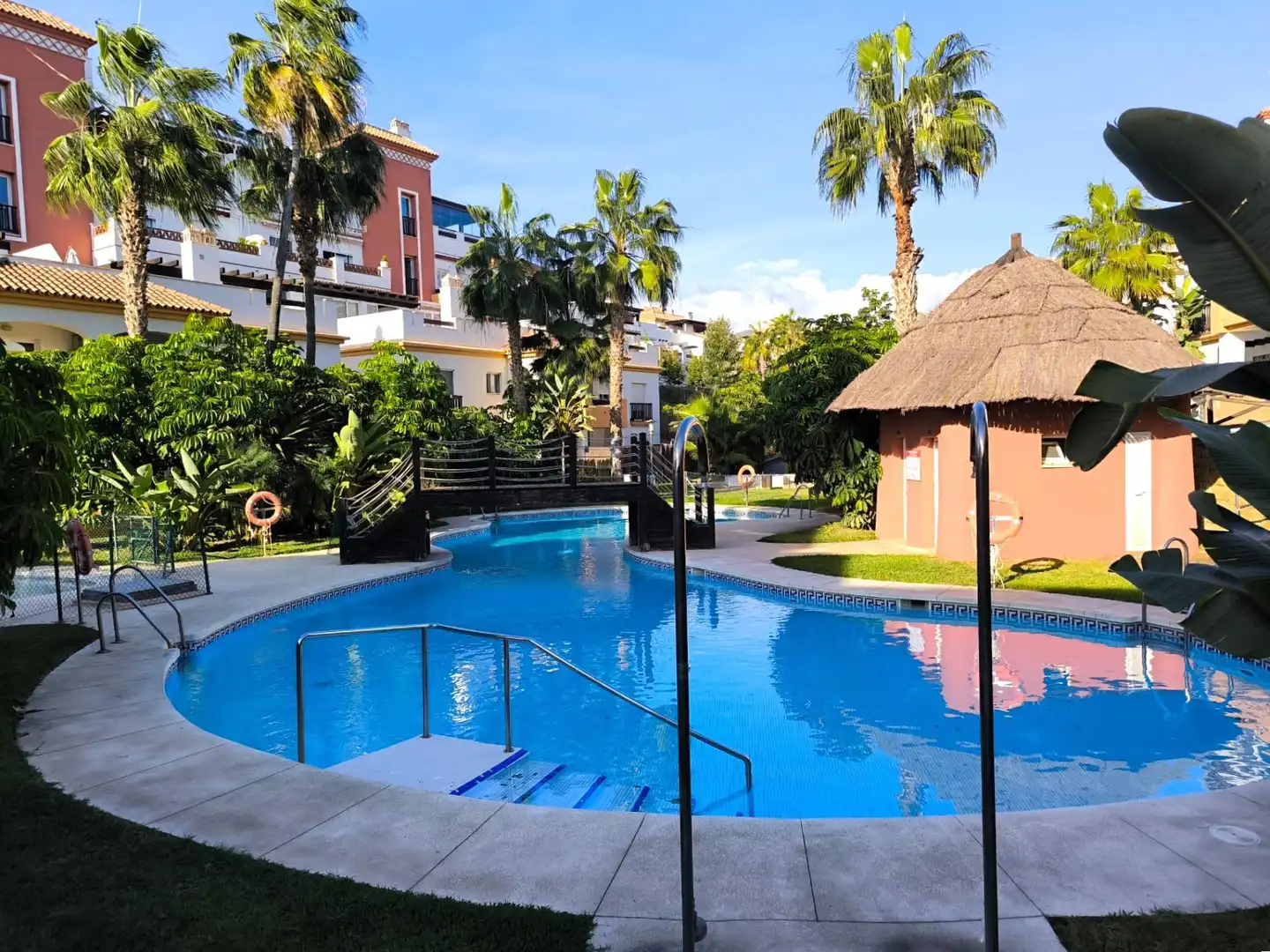 Piscina de Ático en venta en Vélez-Málaga con Aire acondicionado, Calefacción y Jardín privado