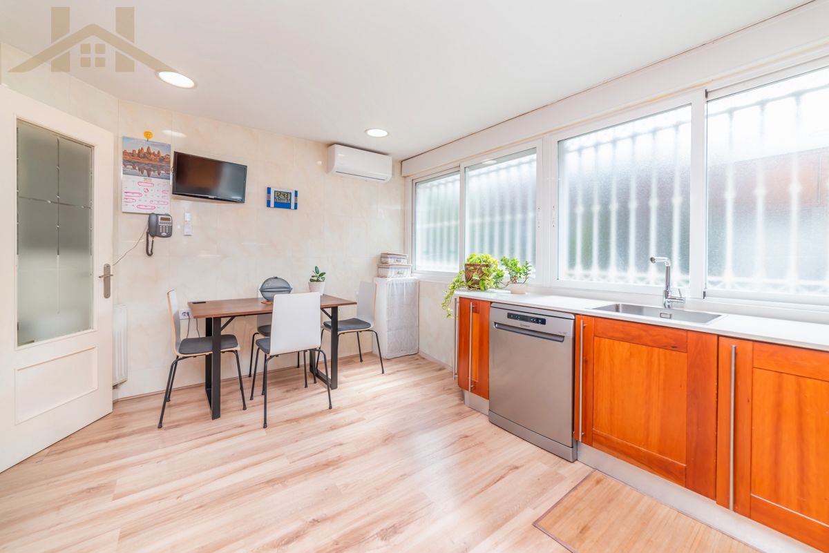 Kitchen of Single-family semi-detached for sale in Torrelodones  with Air Conditioner, Heating and Private garden