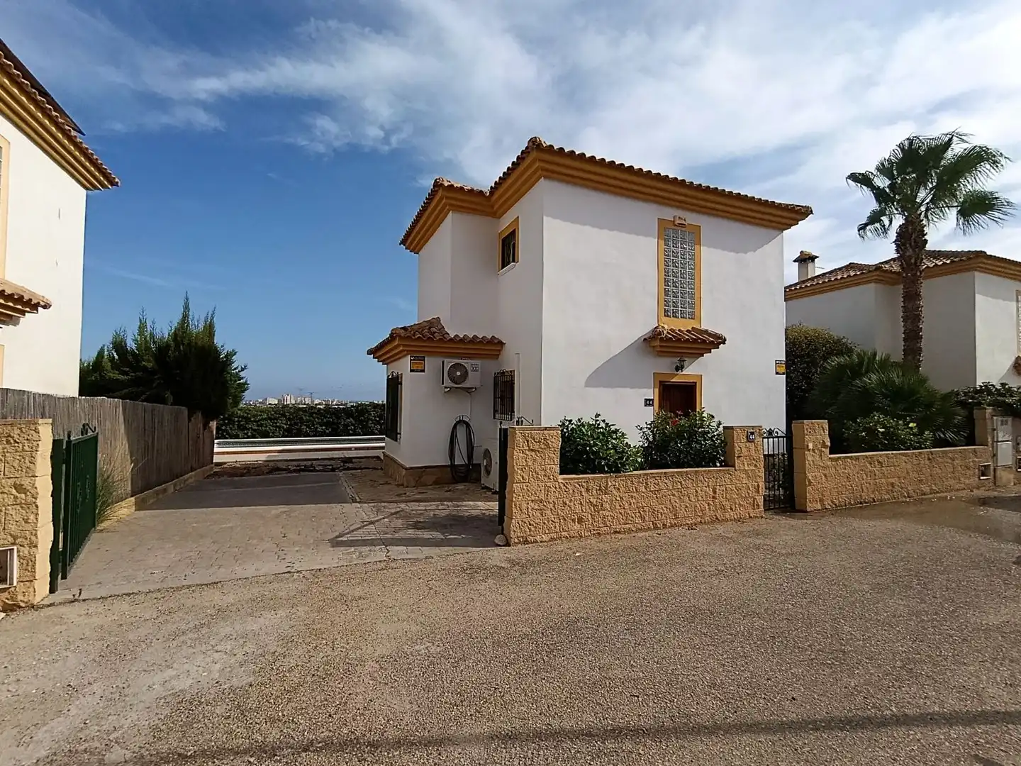 Vista exterior de Casa o chalet en venta en Mutxamel con Aire acondicionado y Piscina