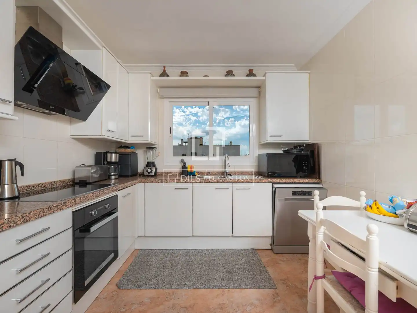 Kitchen of Flat for sale in Santa Eulària des Riu  with Air Conditioner and Furnished