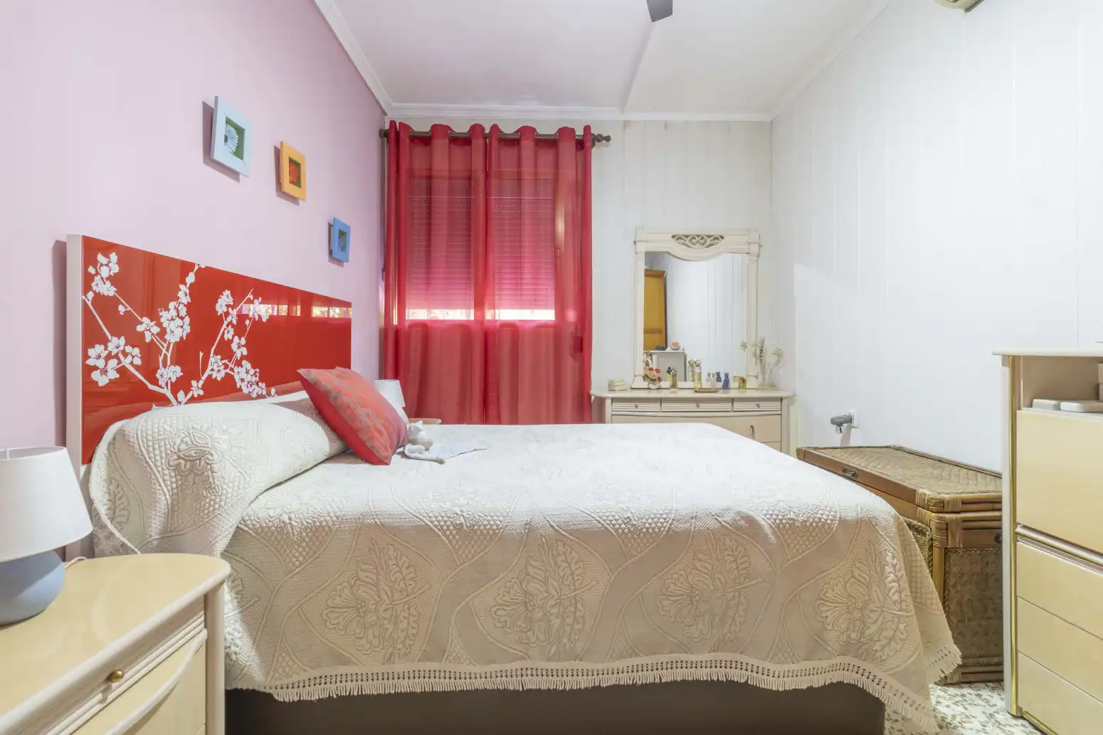 Schlafzimmer von Haus oder Chalet zum Verkauf in Espartinas mit Klimaanlage, Terrasse und Schwimmbad