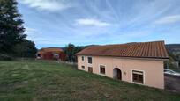 Vista exterior de Casa o xalet en venda en Santa María de Cayón