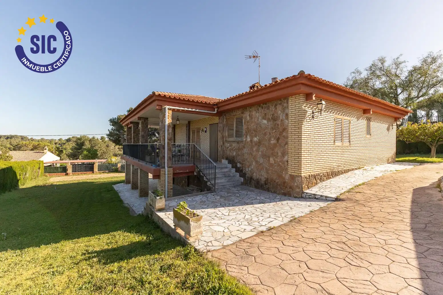 Vista exterior de Casa o chalet en venta en Chiva con Jardín privado