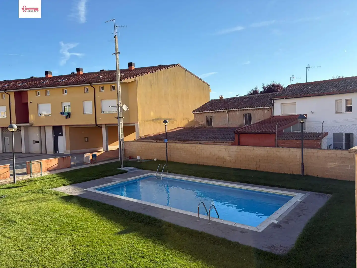 Schwimmbecken von Maisonette zur Miete in Cogollos mit Heizung, Privatgarten und Möbliert