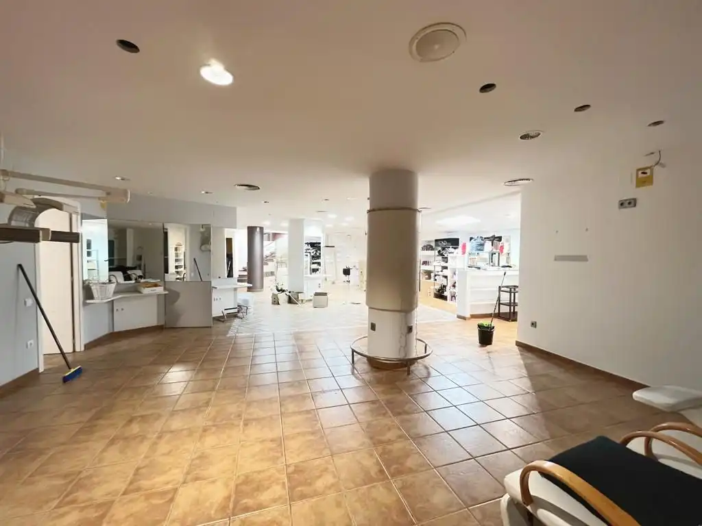 Commercial properties for sale in Terrassa  with Air Conditioner and Parquet flooring