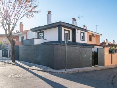 Exterior view of Single-family semi-detached for sale in Huétor Vega  with Air Conditioner, Private garden and Terrace