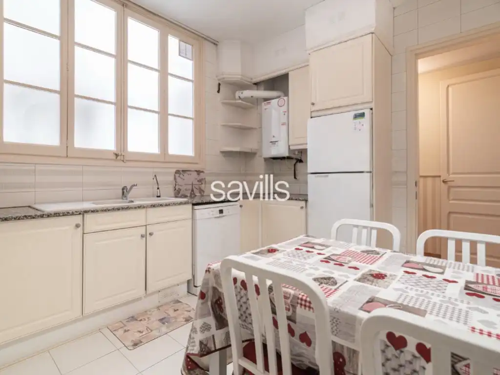 Cuina de Apartament en venda en Barcelona amb Aire condicionat, Terrassa i Balcó