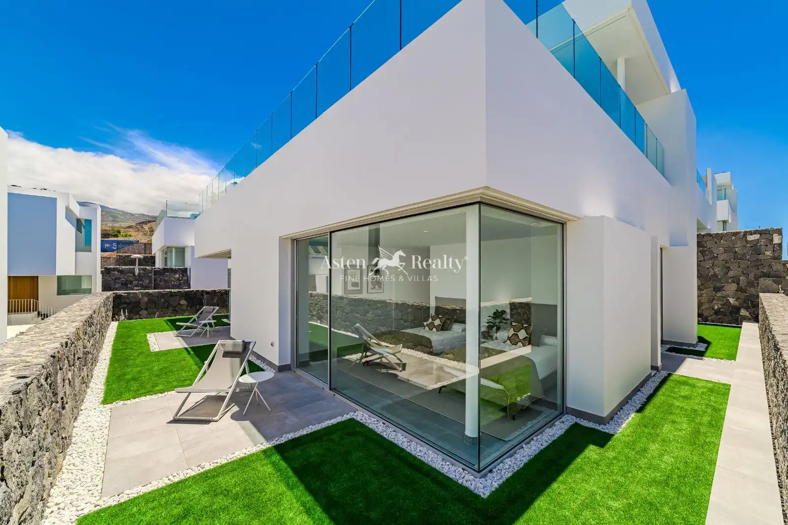Vista exterior de Casa o chalet en venta en Adeje con Aire acondicionado, Calefacción y Jardín privado