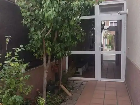 Casa amb jardí en venda a Calle Mar Mediterráneo 23