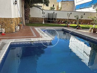 Casa amb piscina en venda a Centro ciudad