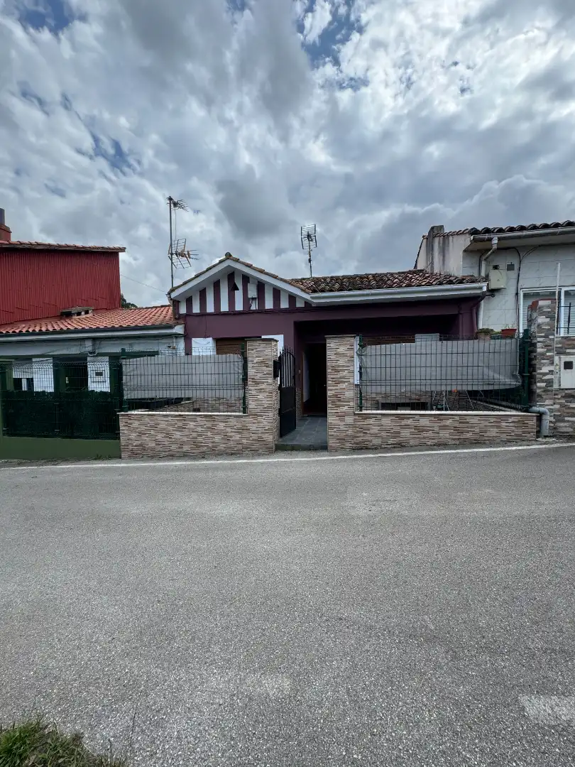 Vista exterior de Casa o xalet en venda en Avilés