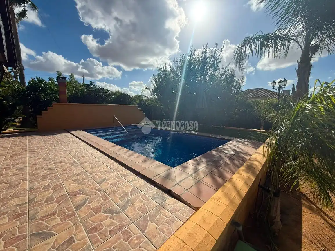 Piscina de Finca rústica en venta en Paradas con Aire acondicionado