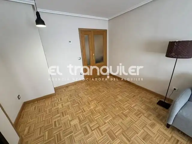 Habitación de Piso de alquiler en Parla con Aire acondicionado, Piscina y Amueblado