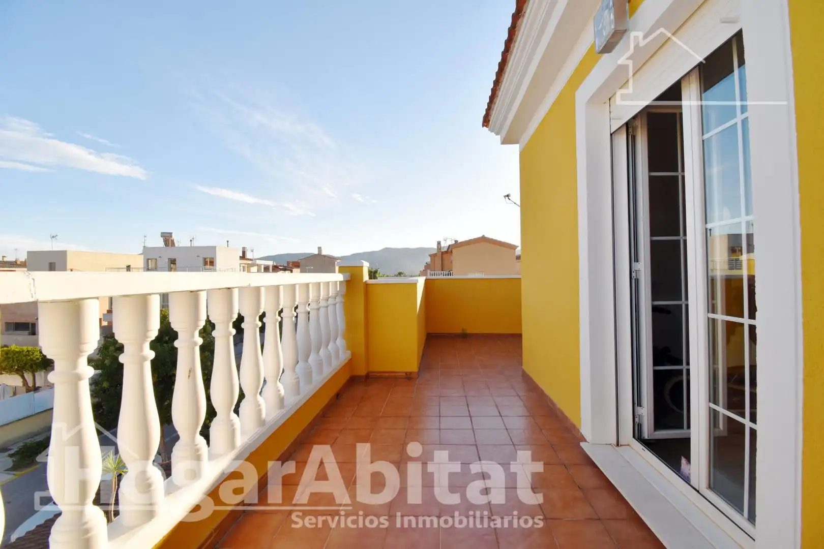 Terrasse von Einfamilien-Reihenhaus zum Verkauf in Cullera mit Heizung, Terrasse und Abstellraum