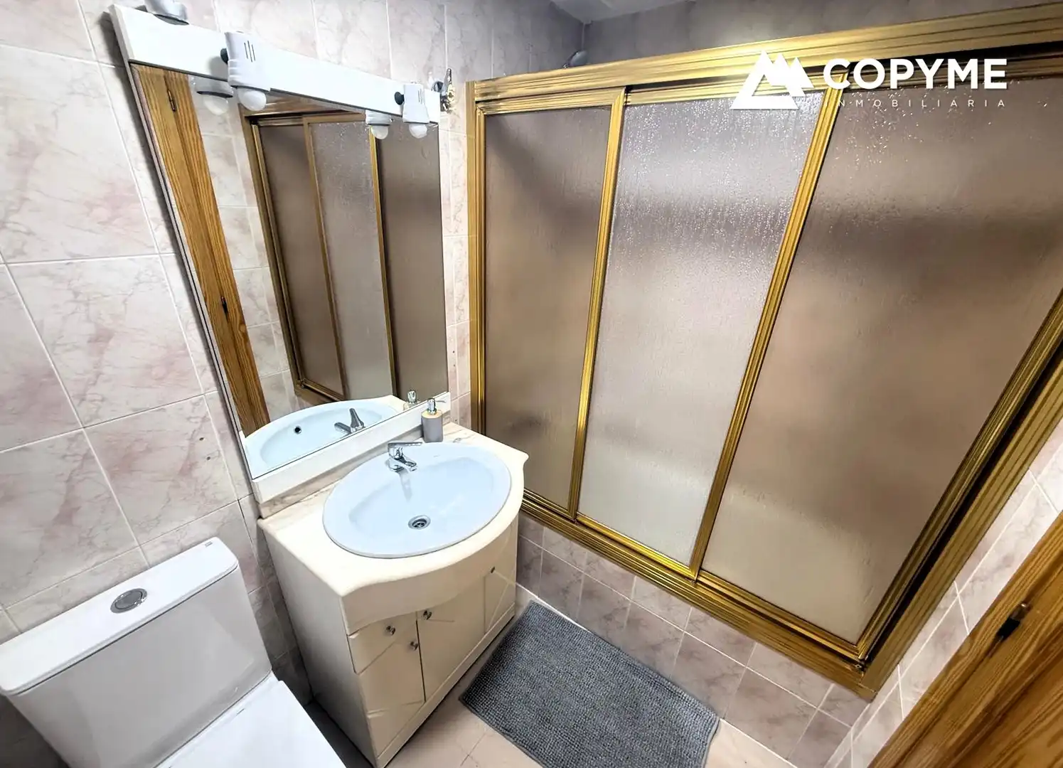 Baño de Piso en venta en Torrijos con Aire acondicionado, Calefacción y Amueblado