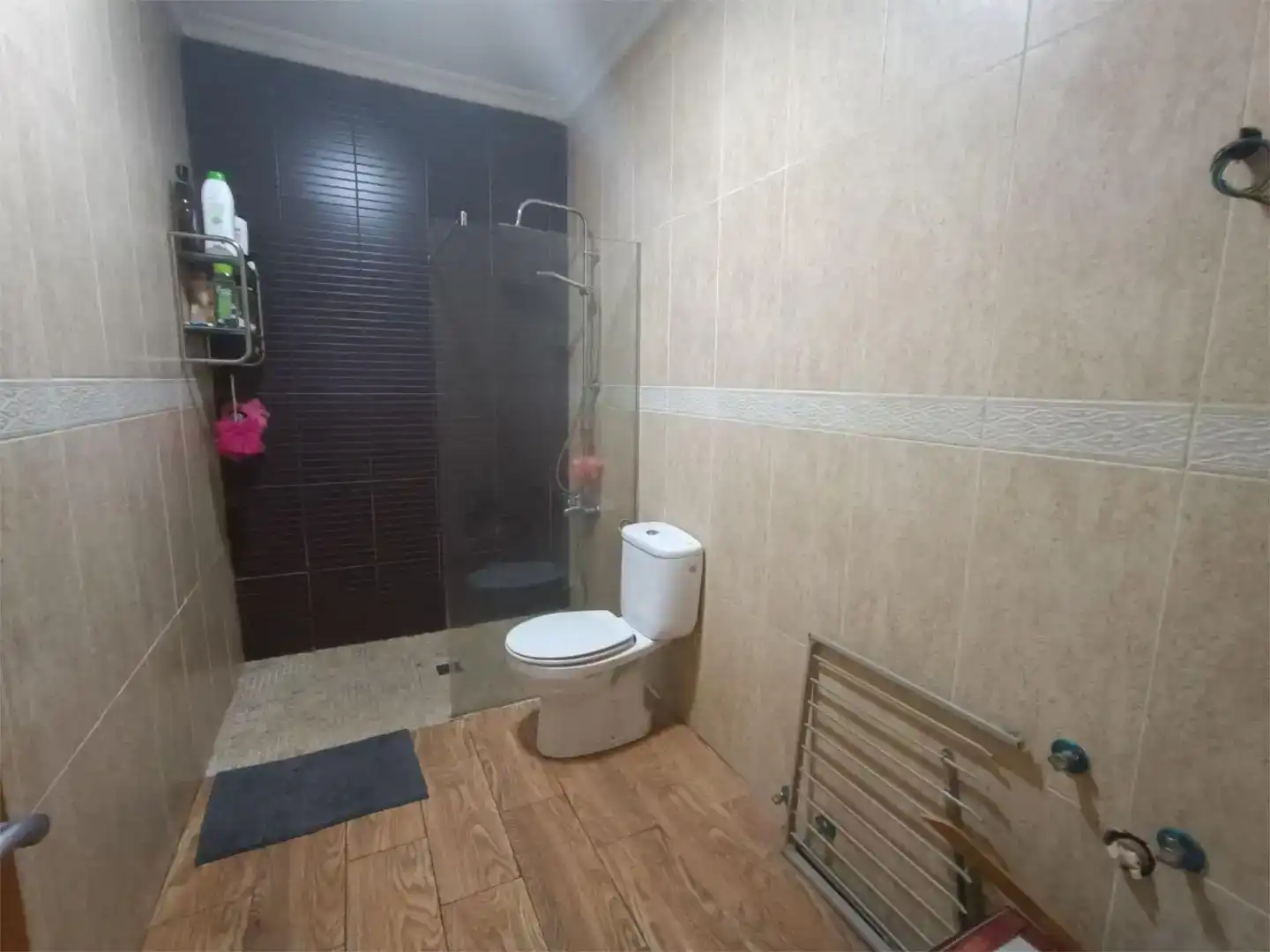 Badezimmer von Maisonette zum Verkauf in Moraleja mit Abstellraum