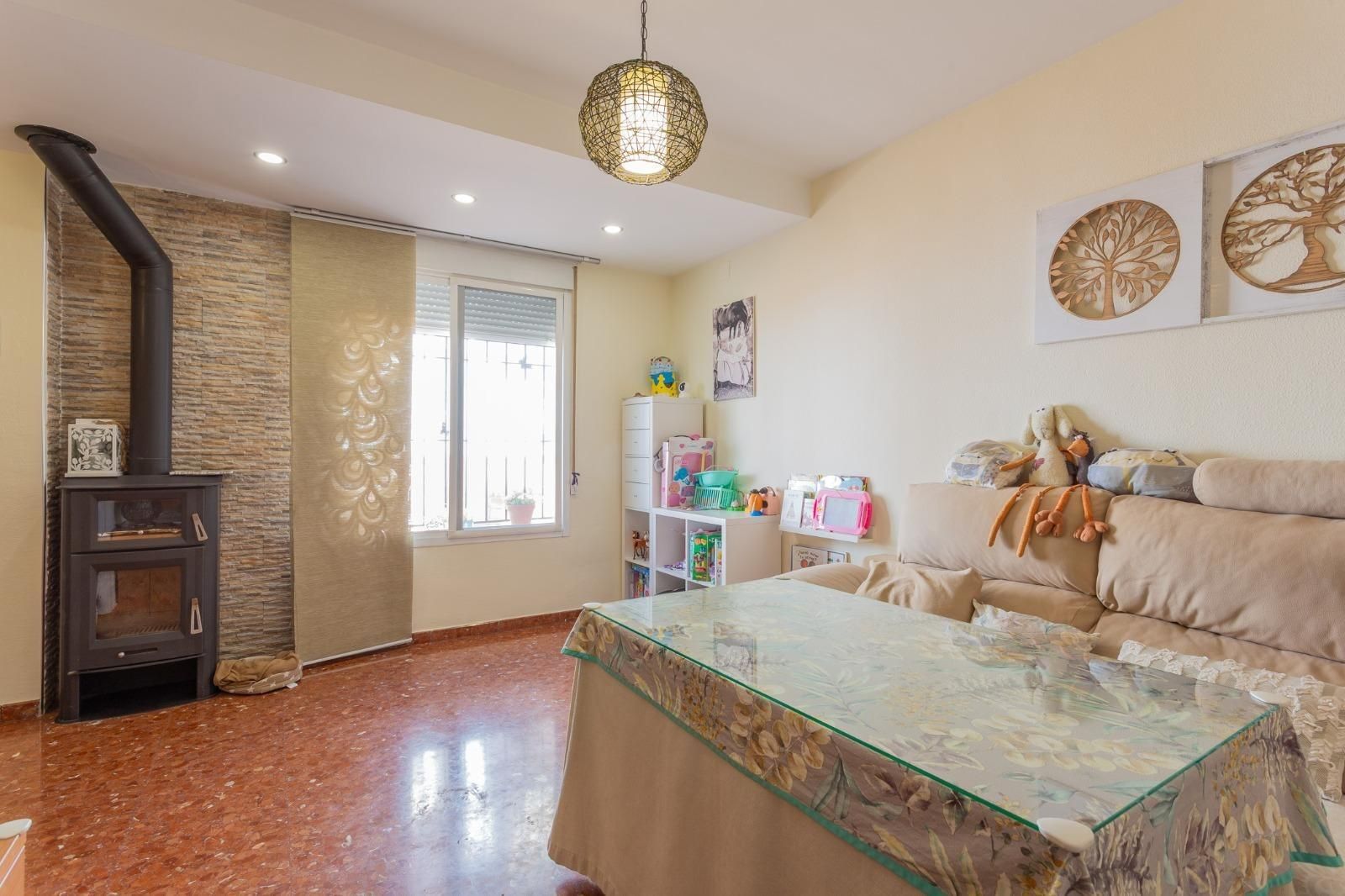 Habitación de Casa adosada en venta en Peligros con Aire acondicionado, Calefacción y Terraza
