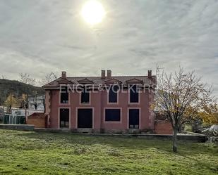 Vista exterior de Casa o xalet en venda en Otero de Herreros amb Balcó