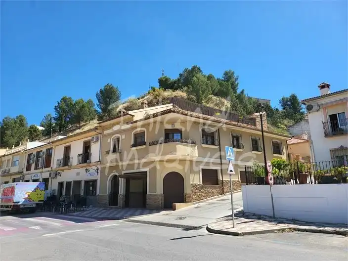 Vista exterior de Casa adosada en venda en Cuevas Bajas amb Aire condicionat i Traster