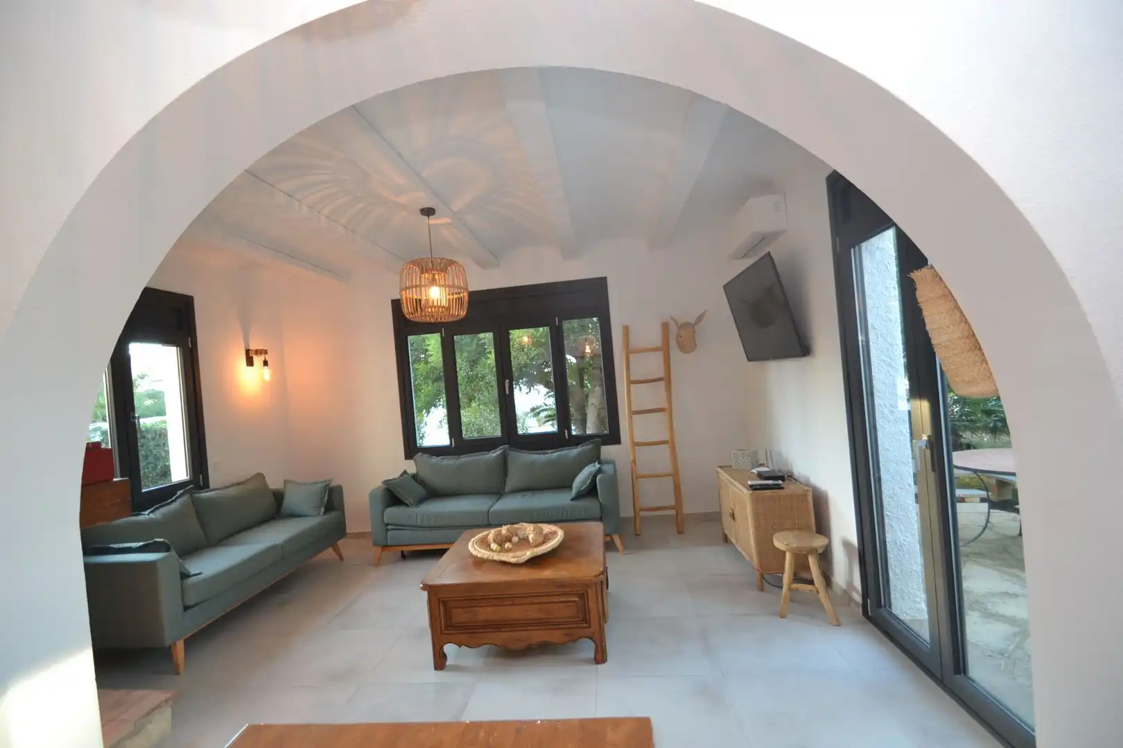 Sala d'estar de Casa o xalet en venda en Mont-roig del Camp amb Aire condicionat, Calefacció i Jardí privat