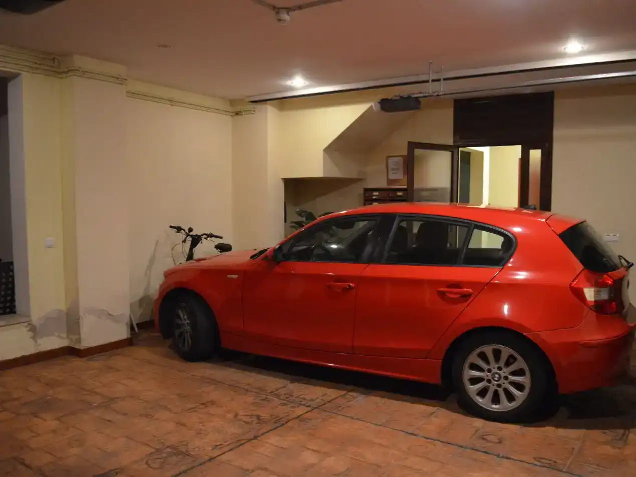 Parking de Piso de alquiler en Sevilla con Aire acondicionado