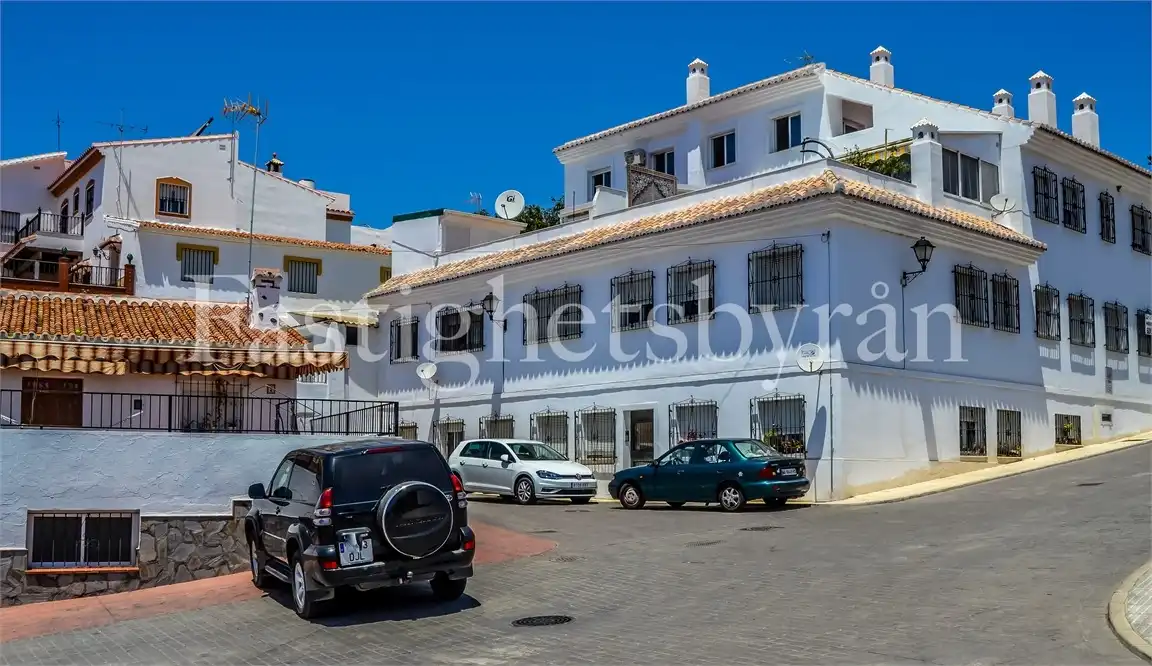 Vista exterior de Apartament en venda en Vélez-Málaga amb Aire condicionat, Terrassa i Traster