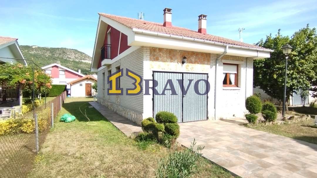 Exterior view of House or chalet for sale in Merindad de Montija  with Heating and Furnished