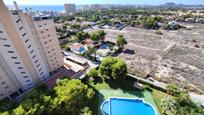 Vista exterior de Pis en venda en El Campello amb Piscina comunitària