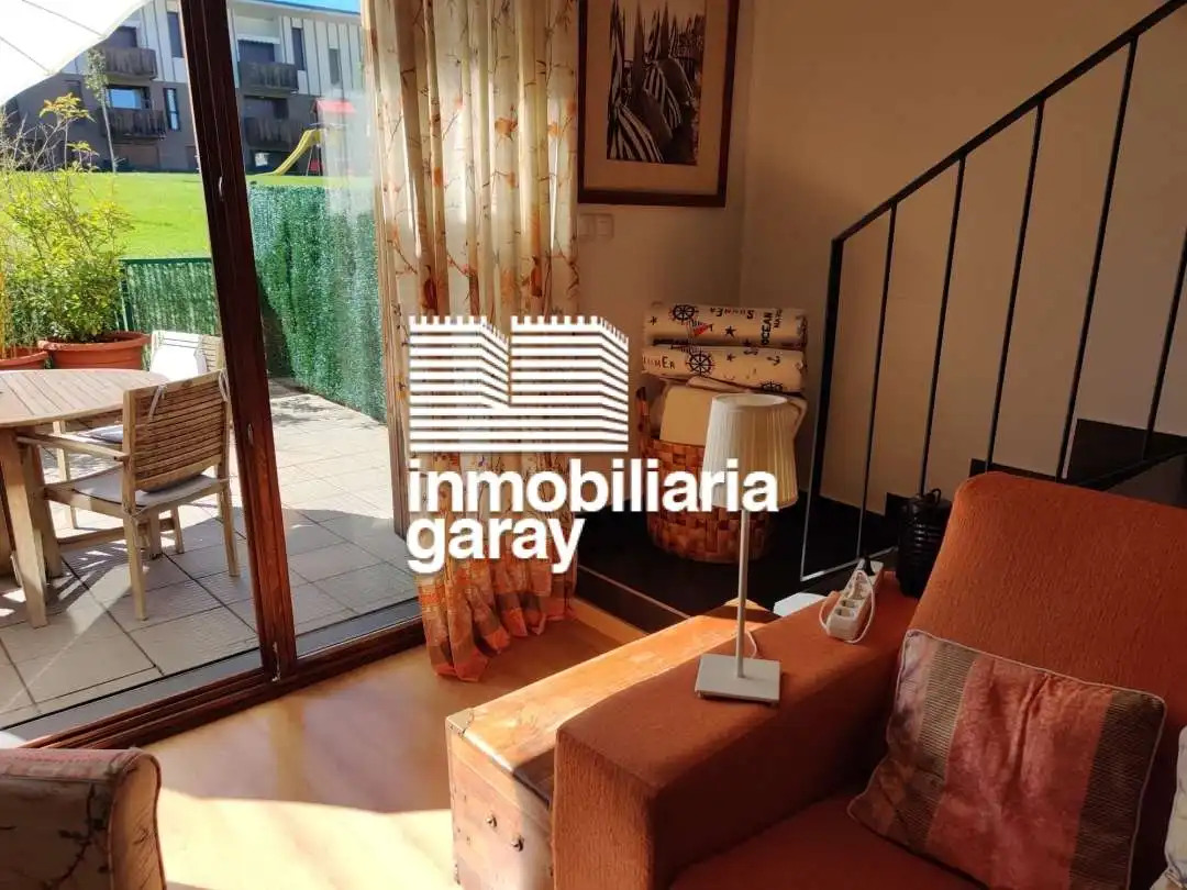 Jardín de Dúplex en venta en Villarcayo de Merindad de Castilla la Vieja con Calefacción