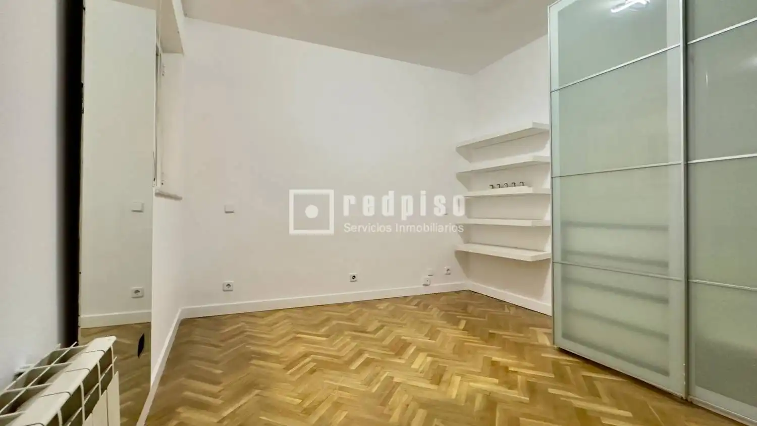 Bedroom of Flat for rent in Madrid  with Heating, Parquet flooring and Terrace