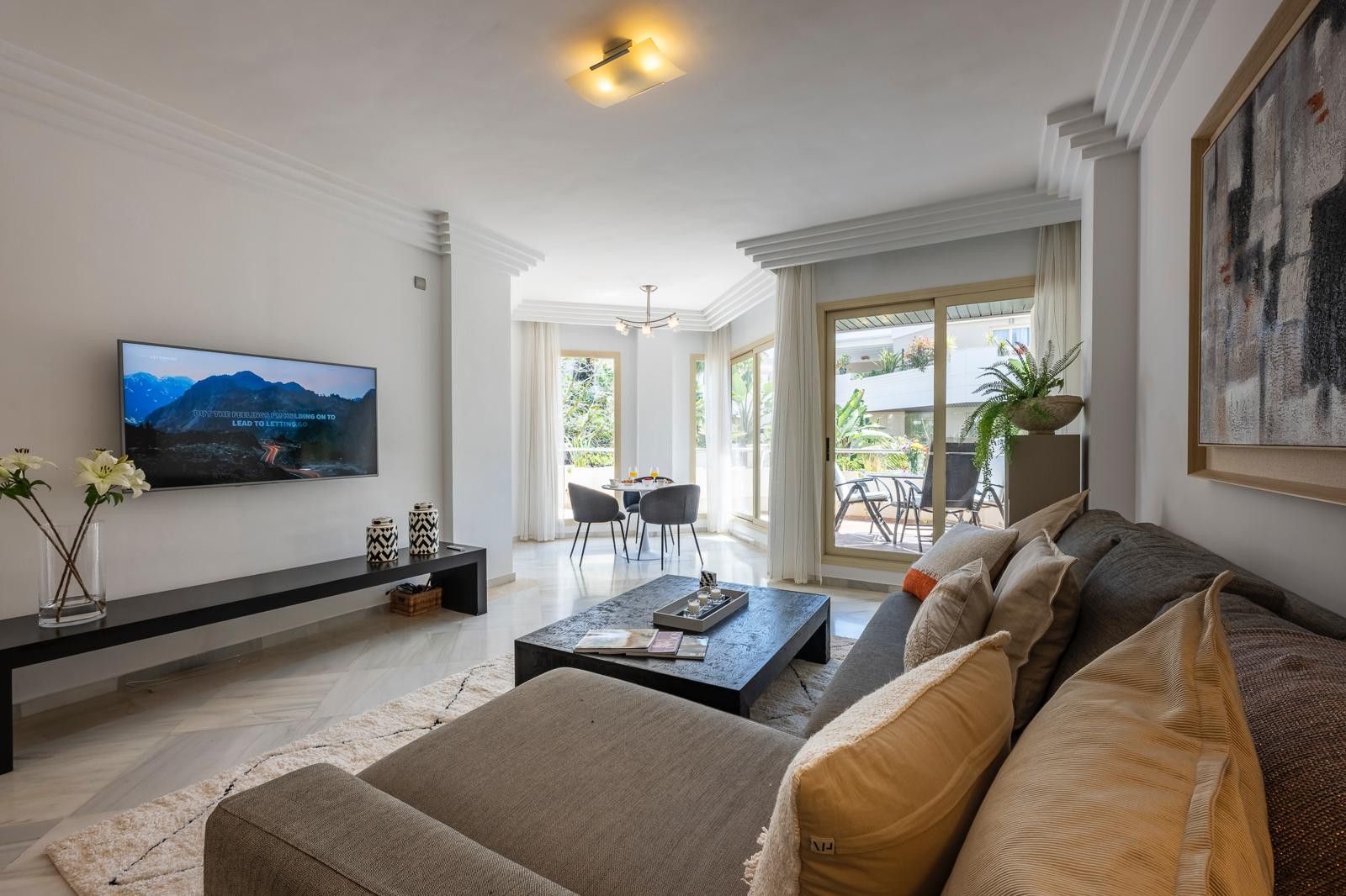 Living room of Apartment to rent in Marbella  with Air Conditioner, Terrace and Swimming Pool