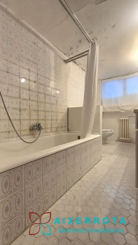 Baño de Piso en venta en Getxo  con Calefacción, Terraza y Trastero