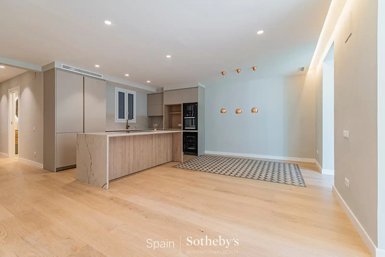 Cuina de Apartament en venda en Barcelona amb Aire condicionat, Calefacció i Terrassa