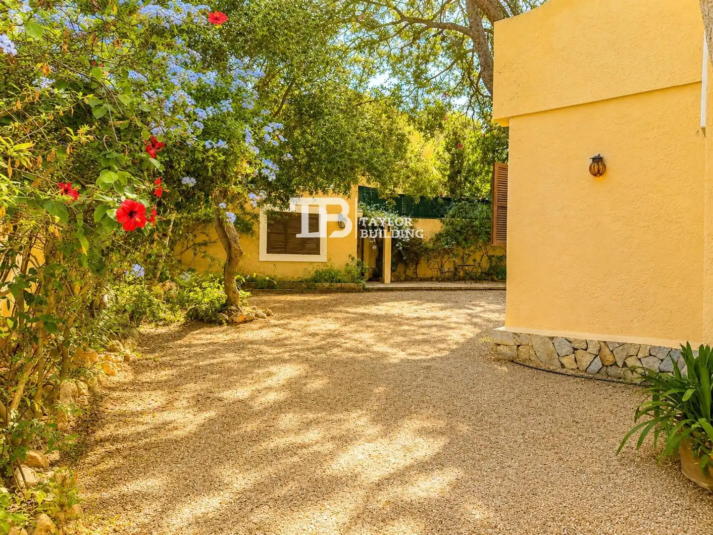 Vista exterior de Casa o xalet en venda en Calvià amb Jardí privat, Terrassa i Traster