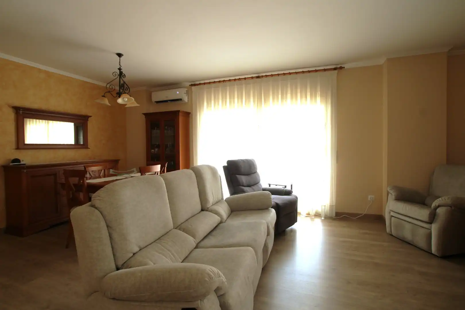 Sala d'estar de Pis en venda en Mataró amb Aire condicionat, Calefacció i Parquet