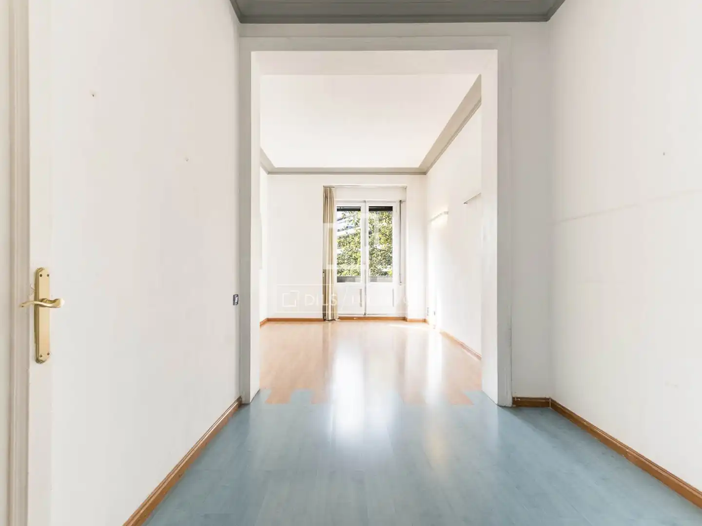 Flat for sale in Barcelona  with Air Conditioner and Heating