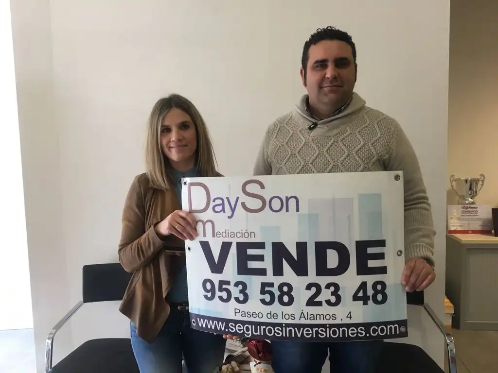 Vista exterior de Casa o xalet en venda en Alcalá la Real amb Aire condicionat i Balcó