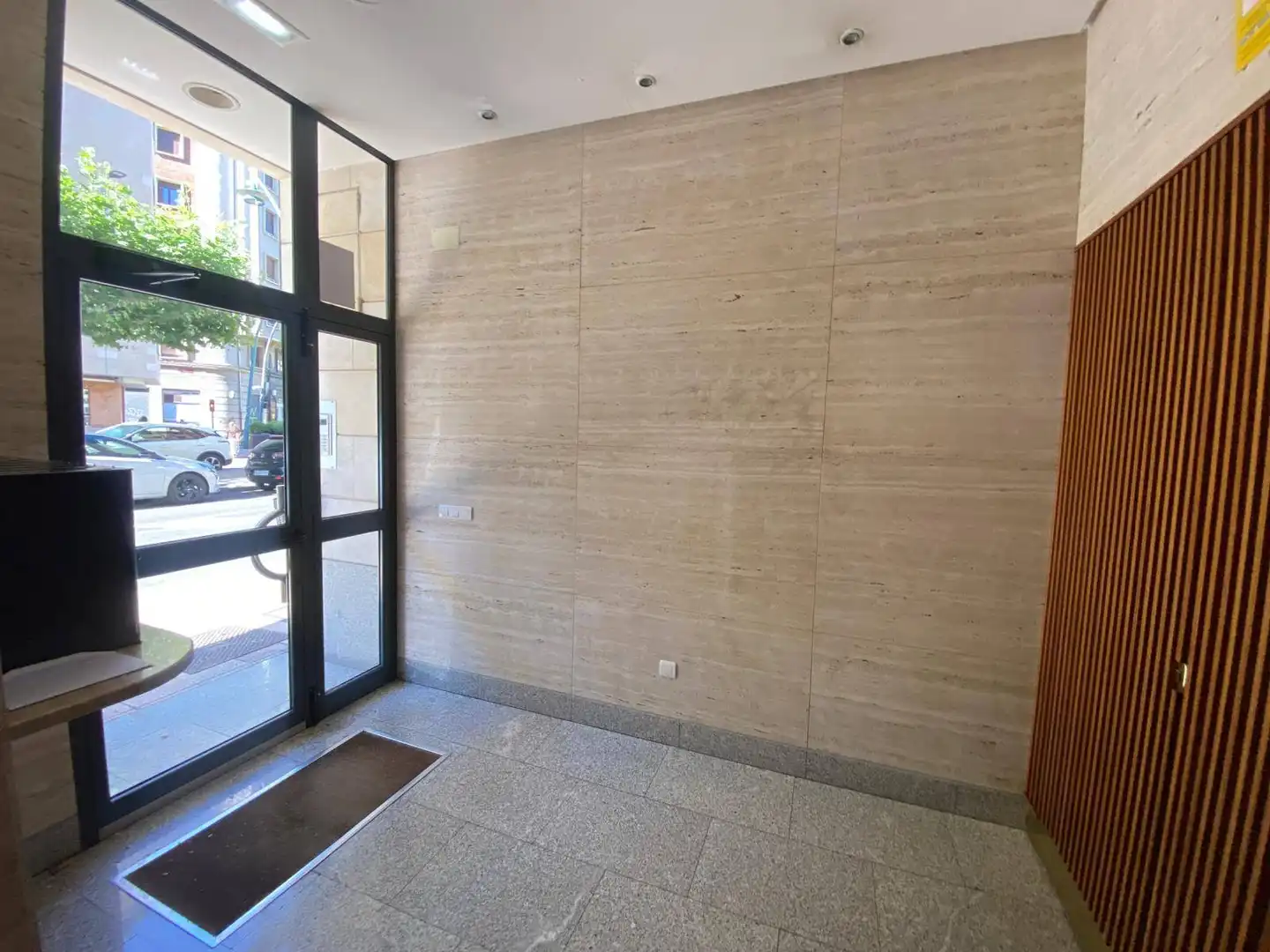 Apartament de lloguer a Calle Lancia, San Claudio - La Chantría