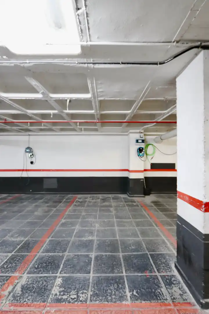 Parking of Flat for sale in Madrid  with Air Conditioner, Heating and Private garden