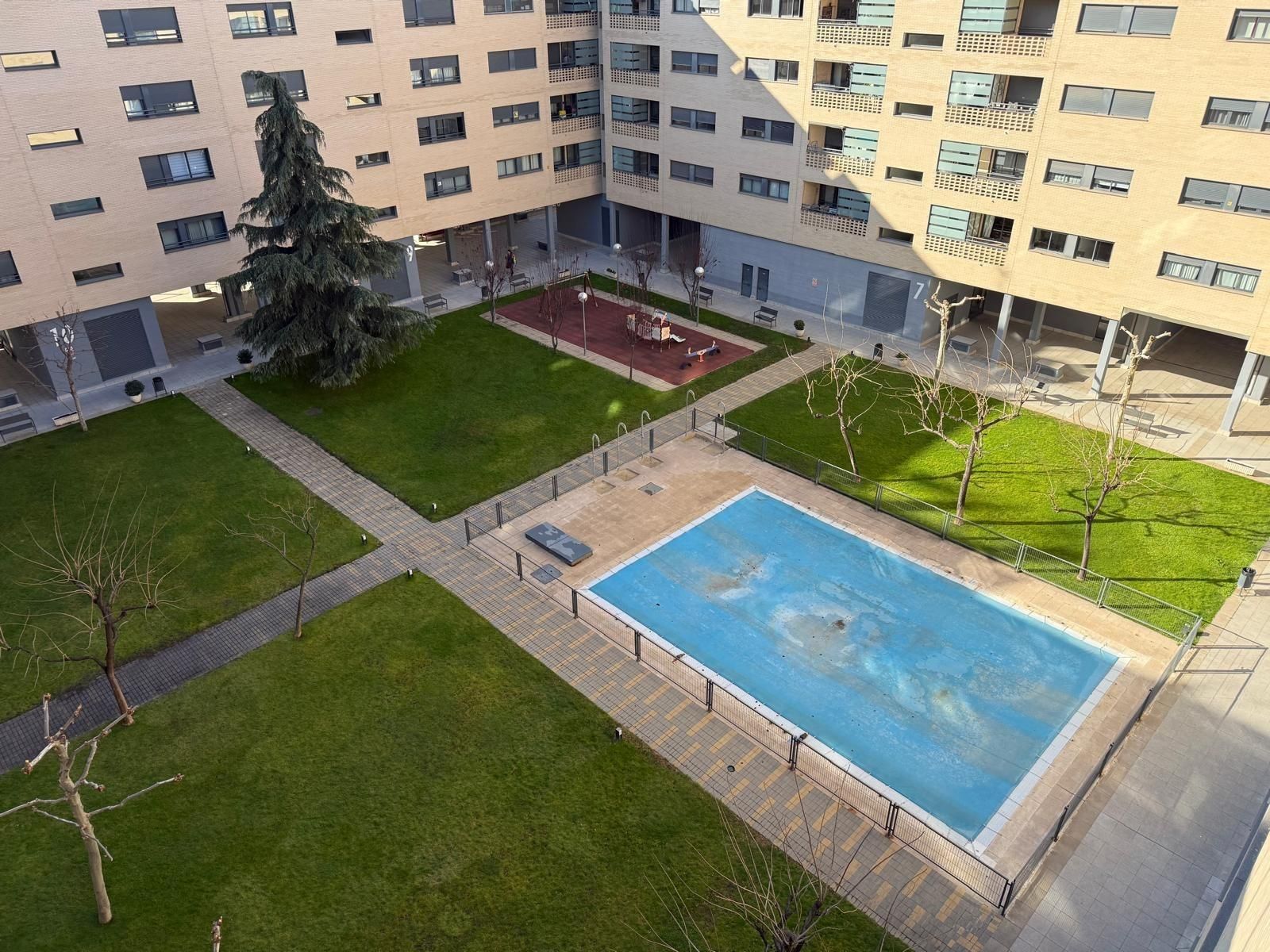 Swimming pool of Attic to rent in  Madrid Capital  with Heating, Private garden and Terrace